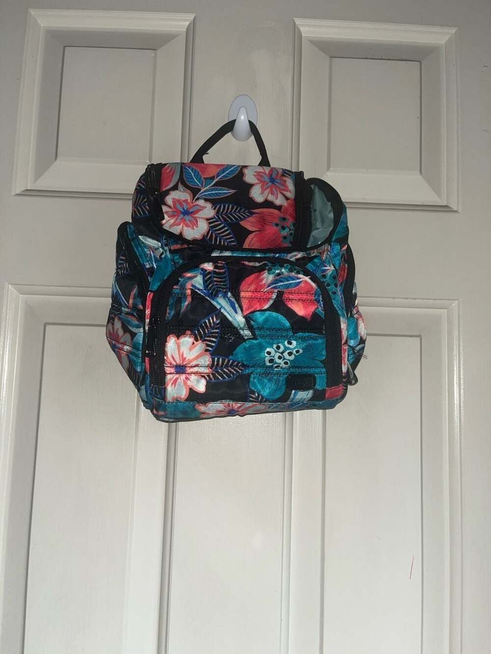 Lug Caddy Hanging Toiletry Bag in Resort Tropics Floral